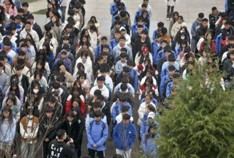 校園消防演練，防范于未“燃”