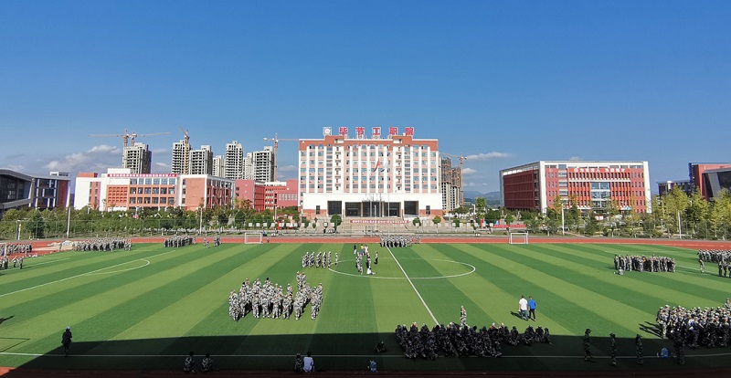 體驗軍旅生活 揚我青春風(fēng)采