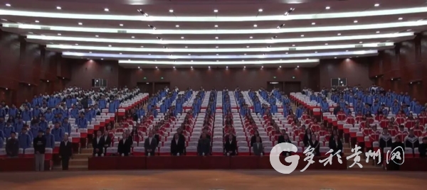 “開(kāi)學(xué)第一課”——用歌聲和行動(dòng)感恩黨