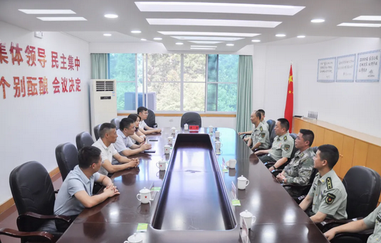 畢節(jié)工業(yè)職業(yè)技術(shù)學(xué)院“八一”建軍節(jié)前夕到畢節(jié)市軍分區(qū)開(kāi)展走訪慰問(wèn)