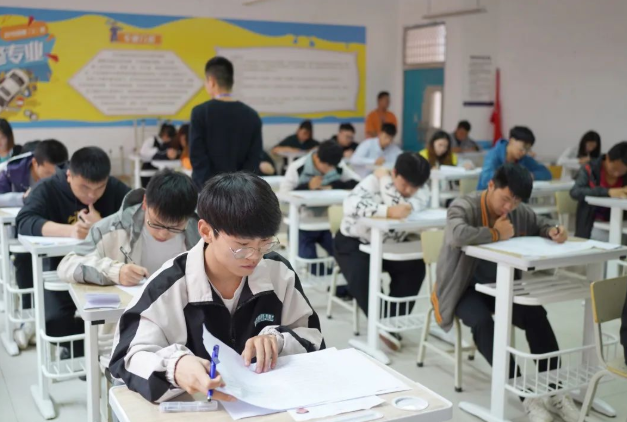 畢節(jié)工業(yè)職業(yè)技術學院直播銷售員、計算機維修工職業(yè)技能等級認定考核工作圓滿完成