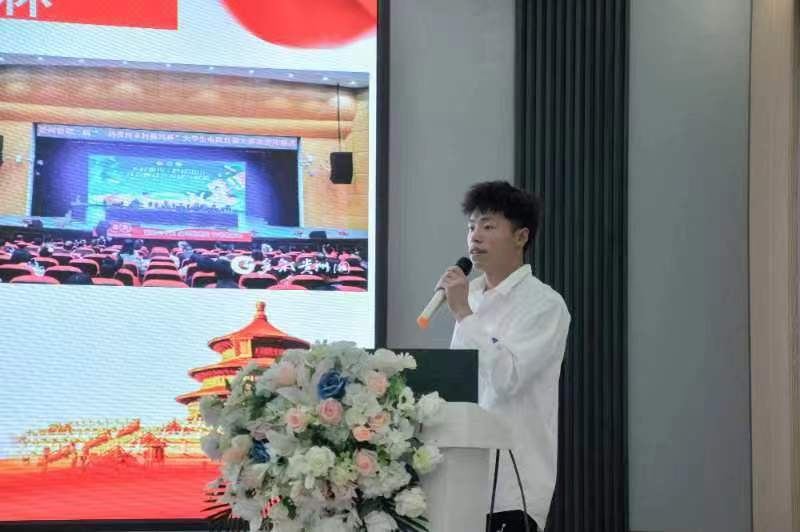 2021-2022學(xué)年國家獎(jiǎng)學(xué)金獲得者個(gè)人事跡專欄第一期——黃杏、譚程慧