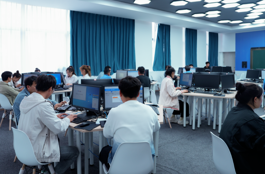 畢節(jié)工業(yè)職業(yè)技術(shù)學(xué)院第三屆學(xué)生技能大賽圓滿落幕！