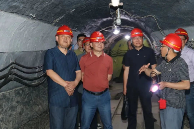 邱國(guó)援帶隊(duì)到云南能源職業(yè)技術(shù)學(xué)院參觀學(xué)習(xí)并開展校校合作交流調(diào)研