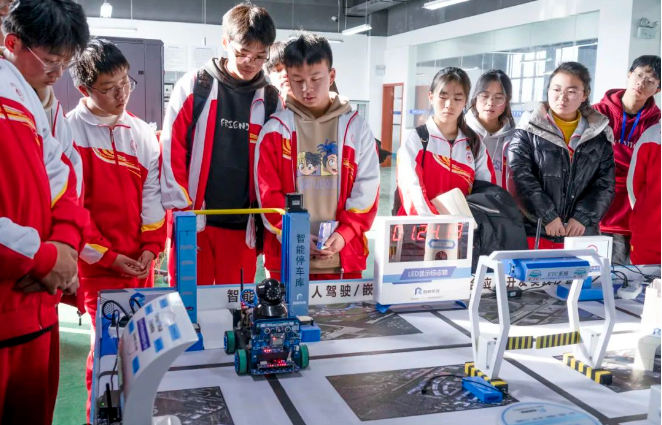 畢節(jié)市第一中學師生到我院參加職業(yè)教育體驗活動