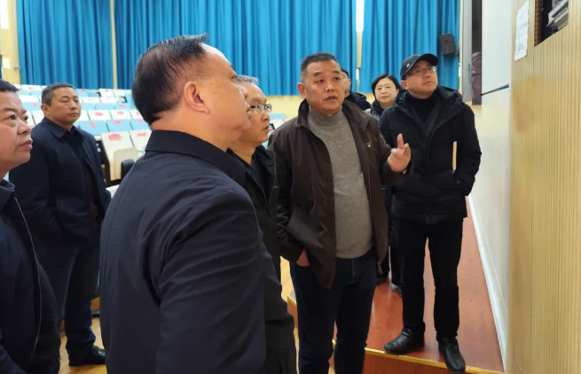 邱國(guó)援帶隊(duì)檢查開學(xué)準(zhǔn)備工作并部署校園安全工作