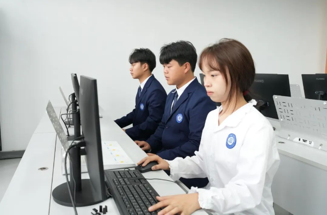 發(fā)現(xiàn)身邊的美（二）| 堅(jiān)韌、毅力和奮進(jìn)的美